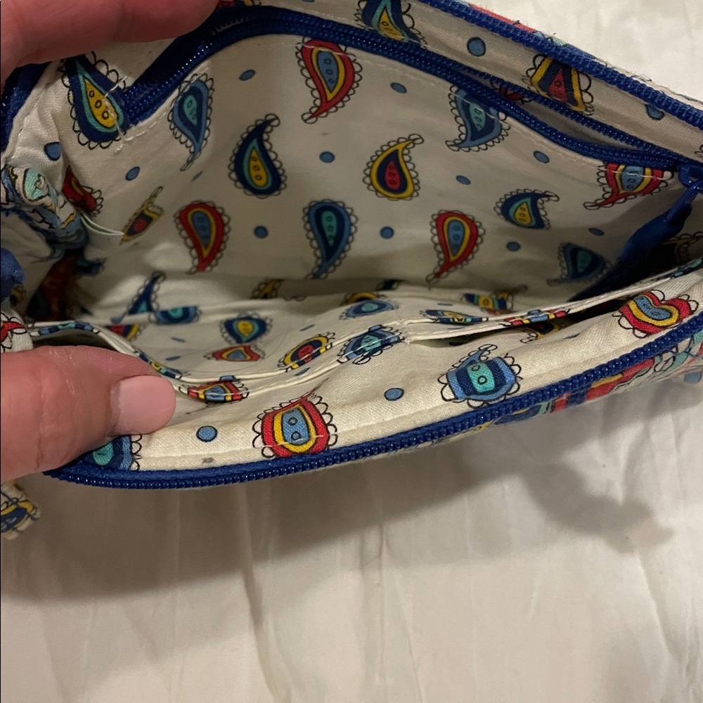 VERA BRADLEY Marina Paisley Push Lock Wristlet in White-Blue Multi Color, EUC - Picture 6 of 9